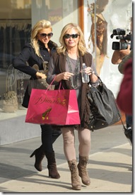 Paris Hilton Paris Hilton Mom Go Shopping OslWC30eRaBl