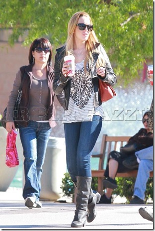 Lindsay Lohan-pics1211-blogbritneyspears1