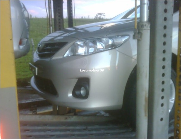 Novo flagra do Toyota Corolla reestilizado