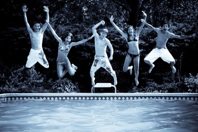 [Jumping Into Swimming Pool[3].jpg]
