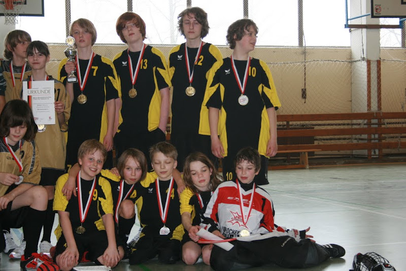 U15