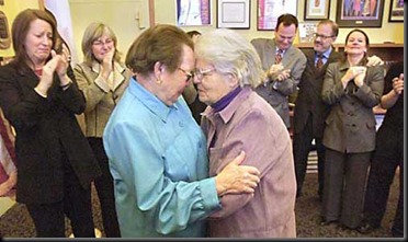 phyllis-lyon-and-del-martin-in-2004