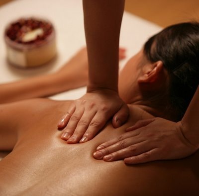 [body_bath_massage_oil-779356[5].jpg]