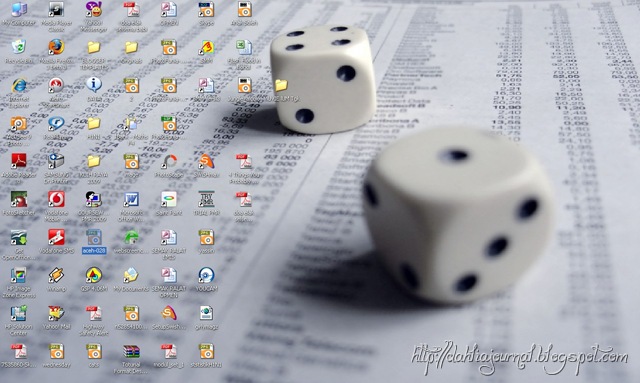 [my messy desktop[6].jpg]
