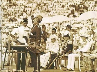 [Merdeka_1957_tunku_abdul_rahman[4].jpg]