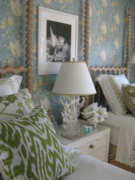 [Elle Decor Showhouse Suzanne Tucker Bedroom Twin Beds[3].png]