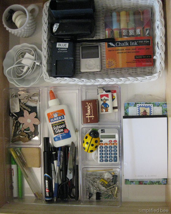 [how to organize desk drawer[6].png]