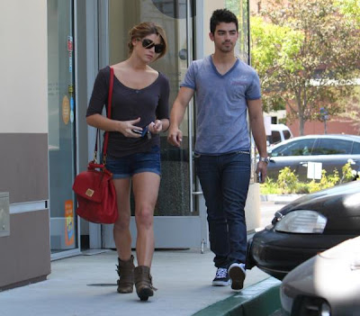 ASHLEY GREENE está ayudando a Joe Jonas con su música