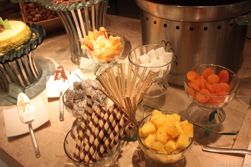 [EscoltaBuffet662.jpg]