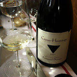 Un Crozes-Hermitage aux saveurs très épicées, poivrées et subtilement boisées.
Parfait pour se rafraîchir la bouche avec le gibier.