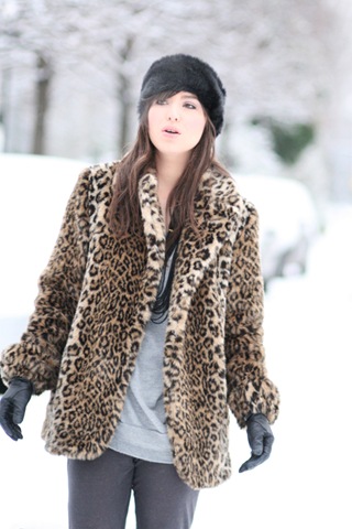 [Leopard coat_Betty2[13].jpg]