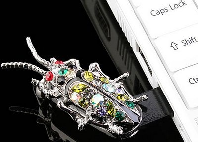 Bug USB flash drive