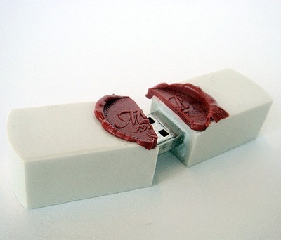 [Topsecret USB drive  by Marlies Romberg 2[4].jpg]