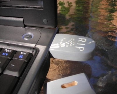 Tombstone usb flash drive 