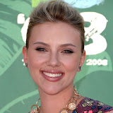 Actress Scarlett Johansson arrives at the 2008 Teen Choice Awards at Gibson Amphitheater on August 3, 2008 in Los Angeles, California. 2008 Teen Choice Awards - Arrivals Gibson Amphitheater Los Angeles, CA United States August 3, 2008 Photo by Steve Granitz/WireImage.com  To license this image (55423302), contact WireImage.com
