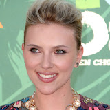 Actress Scarlett Johansson arrives at the 2008 Teen Choice Awards at Gibson Amphitheater on August 3, 2008 in Los Angeles, California. 2008 Teen Choice Awards - Arrivals Gibson Amphitheater Los Angeles, CA United States August 3, 2008 Photo by Steve Granitz/WireImage.com  To license this image (55422812), contact WireImage.com