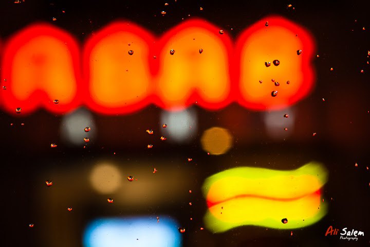 night-photos-montreal-rain-1.jpg