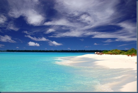 Einsamer tropischer Strand