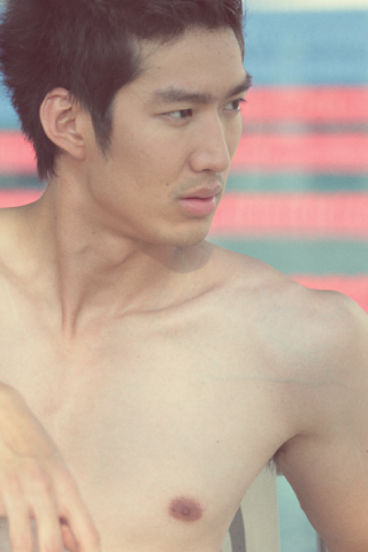 asian-males-Deaw-Suriyon-Aroonwattanakul-Hot-Thai-Actor-เดี่ยว-สุริยนต์-โชว์หุ่น-ชุดว่ายน้ำ-07