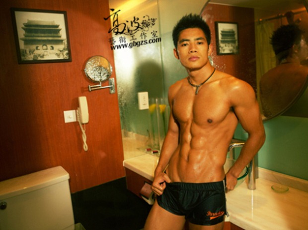 Asian-Males-Zhu-Xiaohui-朱曉輝-in-Bathroom-05