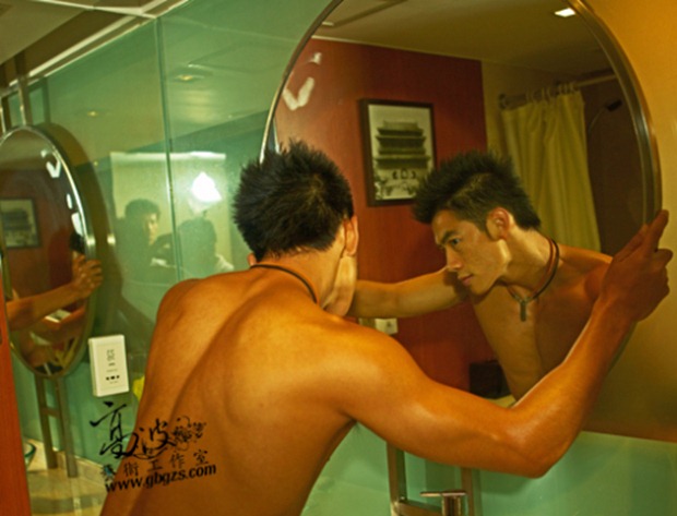 Asian-Males-Zhu-Xiaohui-朱曉輝-in-Bathroom-08