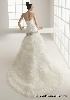 Origen 2011-rosa-clara-vestidos-novia-origen-e.jpg