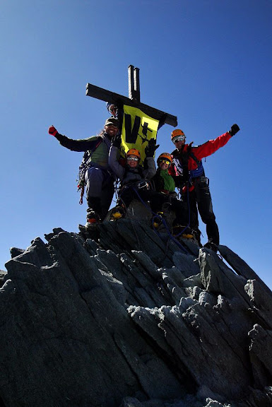 http://lh5.ggpht.com/_rt8kwtDTzsU/SqSyVXv_jOI/AAAAAAAAD3U/AEQWnRMzYdE/s576/03%20Alpes%20Nenes%20Sept%202009%20BJ0166.JPG