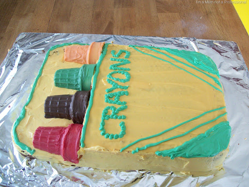 What an adorable crayon cake I never would have thought about using a cone 