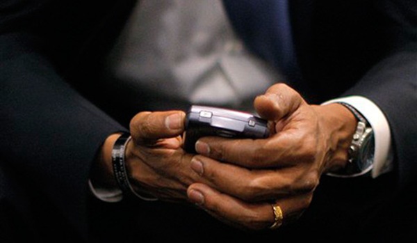 barack_obama_blackberry