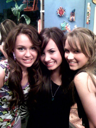 selena gomez y demi lovato. demi lovato and selena gomez