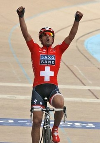 Fabian Cancellara vincitore della Parigi Roubaix 2010