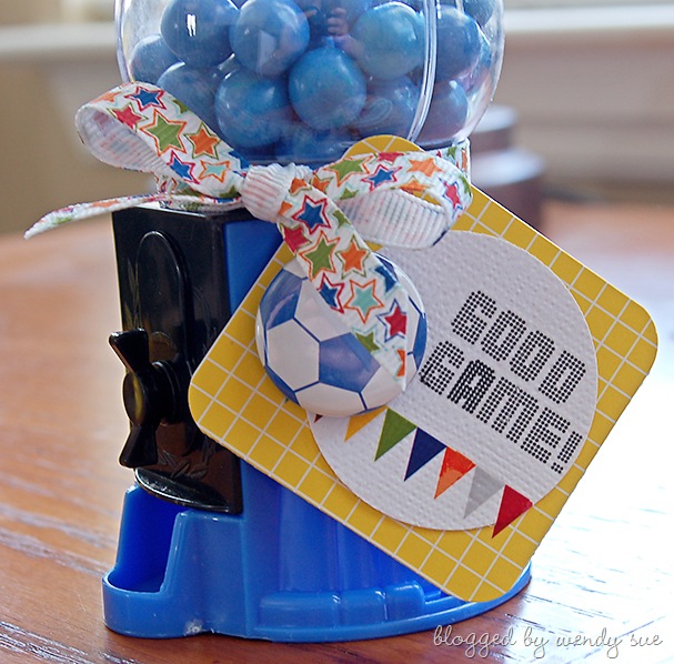 [gumball_gifts_blue[2].jpg]