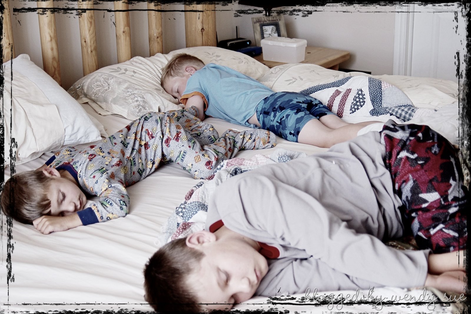 [062509_mybed_washed_framed[3].jpg]
