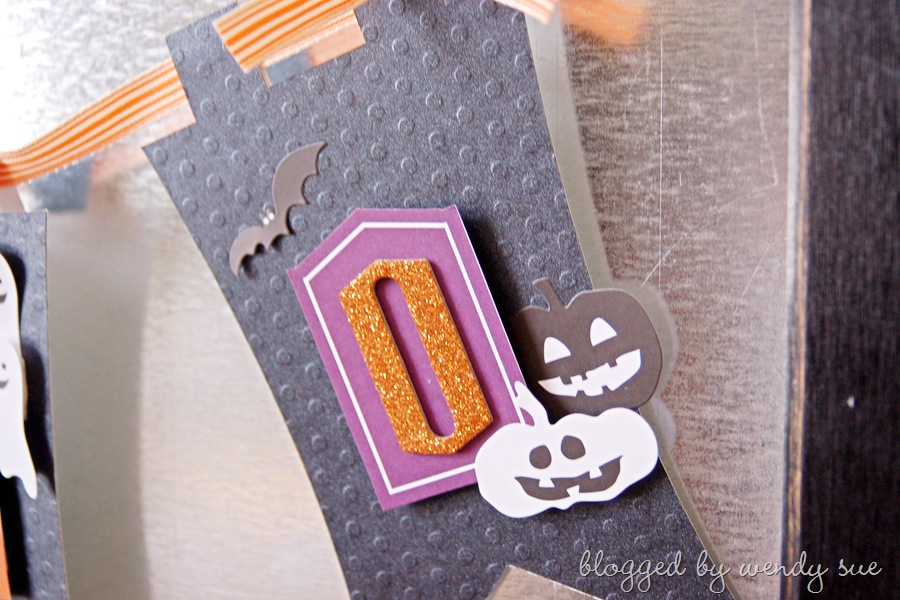 [mini_boo_banner_02[2].jpg]