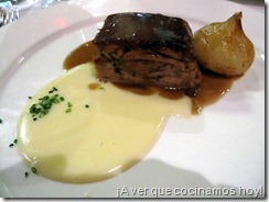 Ca'Suso: Taco de Cordero Lechal Asado, su Jugo y Cebolletas al Romero Ca'Suso: Taco de Cordero Lechal Asado, su Jugo y Cebolletas al Romero