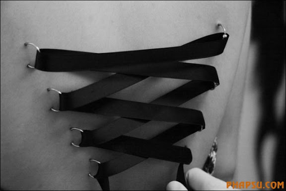 corset-piercing18.jpg