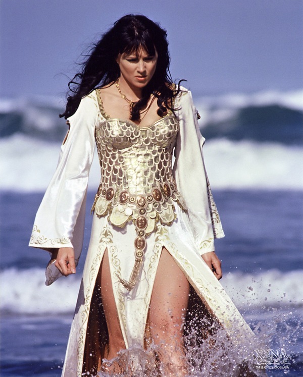 Lucy Lawless12