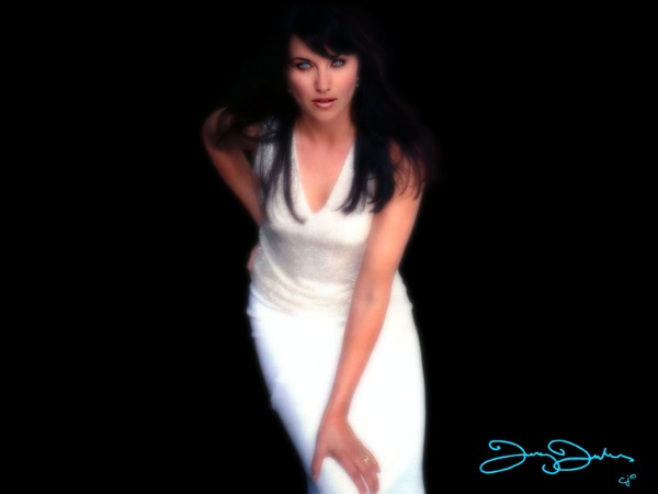 Lucy Lawless8
