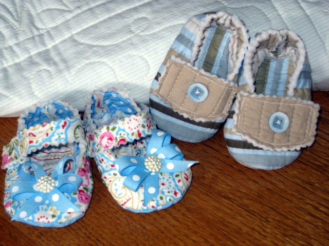 [baby shoes[3].jpg]