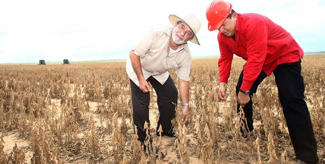 [blog_31_10_2009_lula_e_chavez[5].jpg]