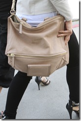 mena-suvari-and-givenchy-medium-pandora-messenger-bag-gallery