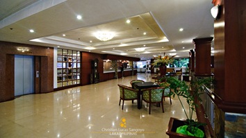 The Lobby at Bacolod's Grand Regal Hotel 
