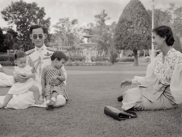 รูปภาพ รูปราชินี แม่ของแผ่นดิน รูปพระราชินี สมเด็จพระนางเจ้าสิริกิติ์ พระบรมราชินีนาถ