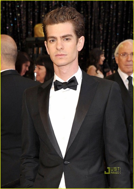 [andrew-garfield-2011-oscars-red-carpet-02[2].jpg]