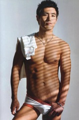 [choi_ho_jin_shirtless_3[2].jpg]