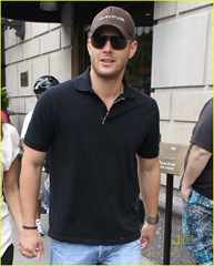 [jensen-ackles-danneel-harris-upfronts-02[2].jpg]