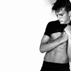993_576911568_ashton_kutcher_1024x768_H232607_L.jpg