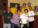 De camiseta amarela: Ricardinho, Marinete, Dê, Fernando. Na frente Ney, Michelle, Márcia e Nice