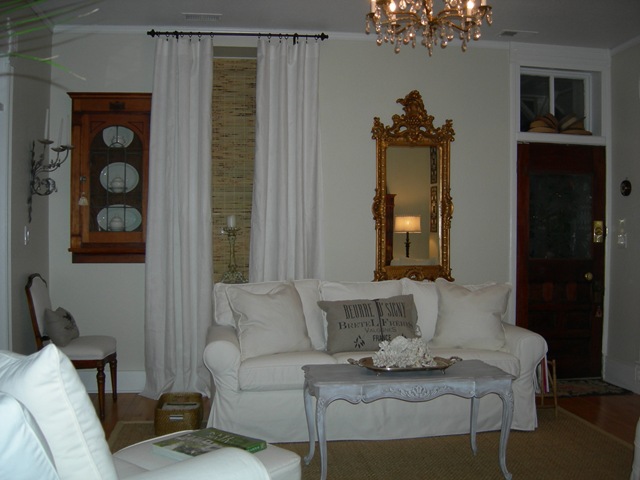 [whitelivingroom0061.jpg]