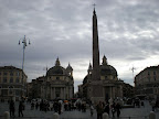 Piazza del popolo, tra le due chiese via del Corso